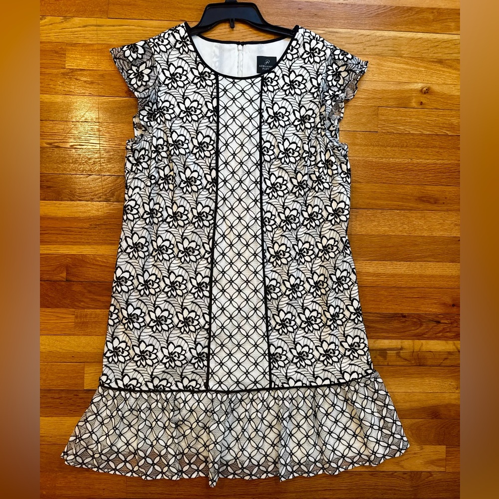 Adrianna Papell dress Twin Lace Flutter Sleeve Sz 16